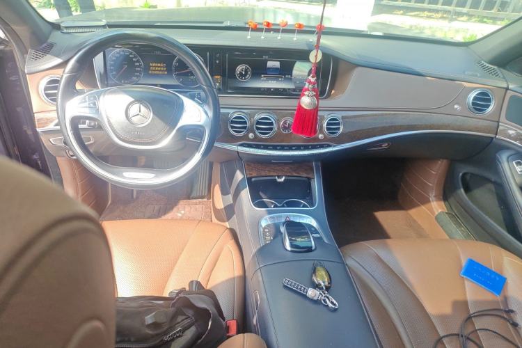 Used Mercedes-Benz S-Class 2014 S 320 L Business Model Center Console