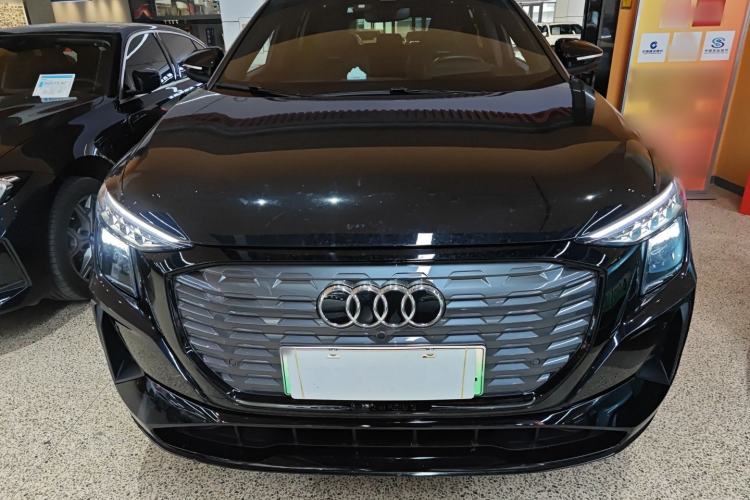 Used Audi Q5 e-tron 2022 40 e-tron Starlight Edition Mech Kit