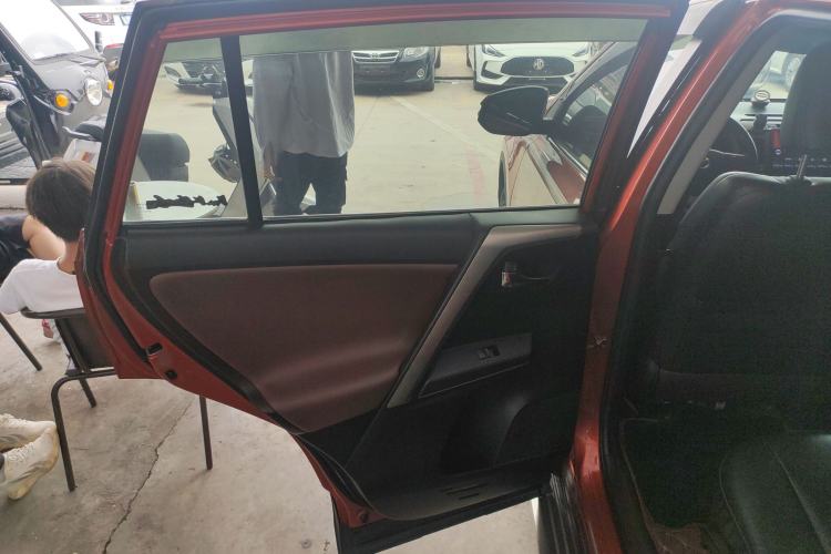 Used Toyota RAV4 2013 2.0L CVT Four-Wheel Drive New Edition
