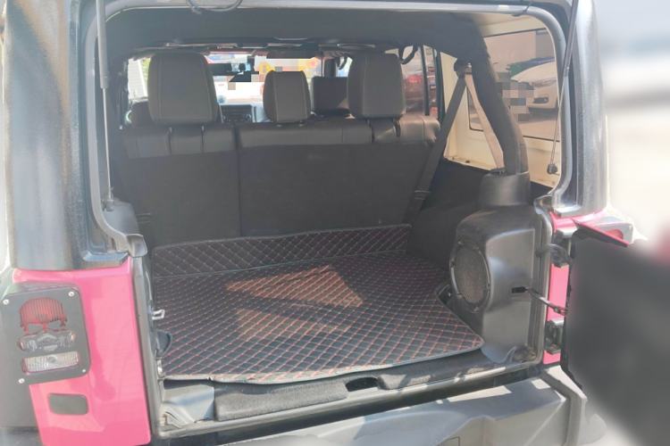 Used Jeep Wrangler 2011 3.8L Rubicon four-door model
