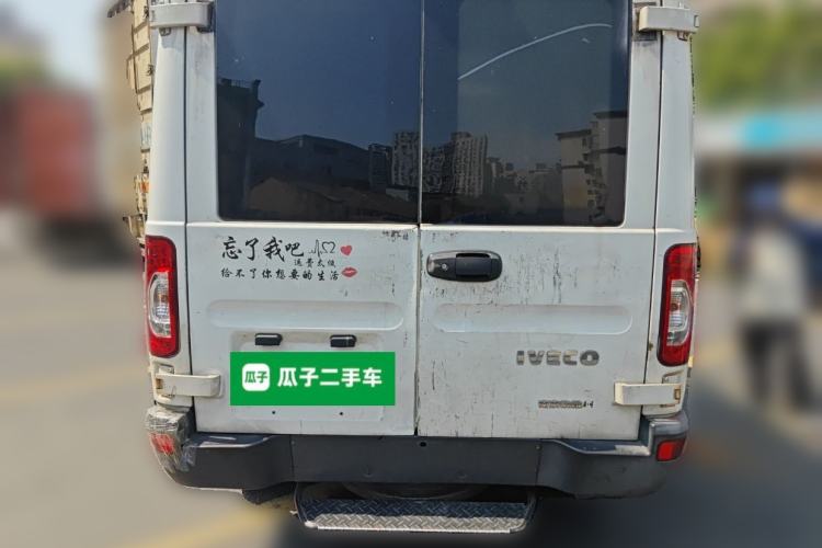 Used Iveco Power Daily 2017 2.5T Deluxe A32 Mid-Roof 5-7 Seater 47Z5 Passenger Van