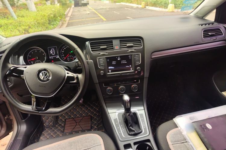 Used Volkswagen Golf 2017 1.6L Automatic Comfort Million-Vehicle Anniversary Edition