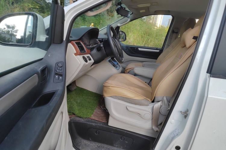 Used SAIC MAXUS G10 2014 2.0T Automatic Elite Edition Driver Seat