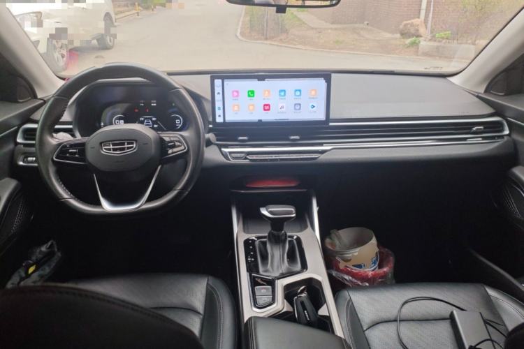 Used Geely Auto Emgrand 2023 4th Generation Champion Edition 1.5L CVT Luxury Model Center Console