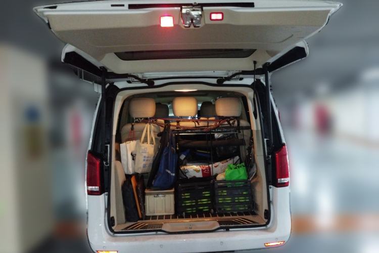 Used Mercedes-Benz V-Class 2017 V 260 Avantgarde Edition Trunk