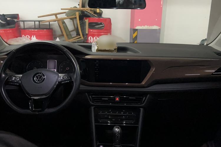 Used Volkswagen Tharu 2021 280TSI Two-Wheel-Drive Luxury Plus Edition Center Console