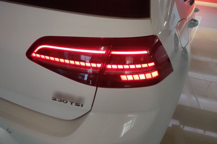 Used Volkswagen Golf 2018 230TSI Automatic Luxury Version