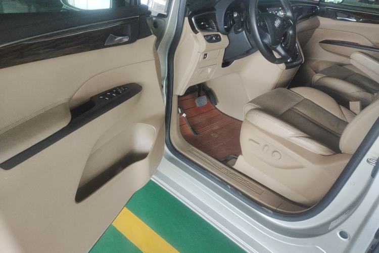 Used Buick GL8 2017 ES 28T Luxury Model China V Standard Driver Seat