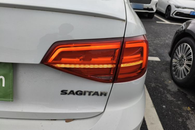 Used Volkswagen Sagitar 2015 1.6L Automatic Comfort Model Right Rear Taillight