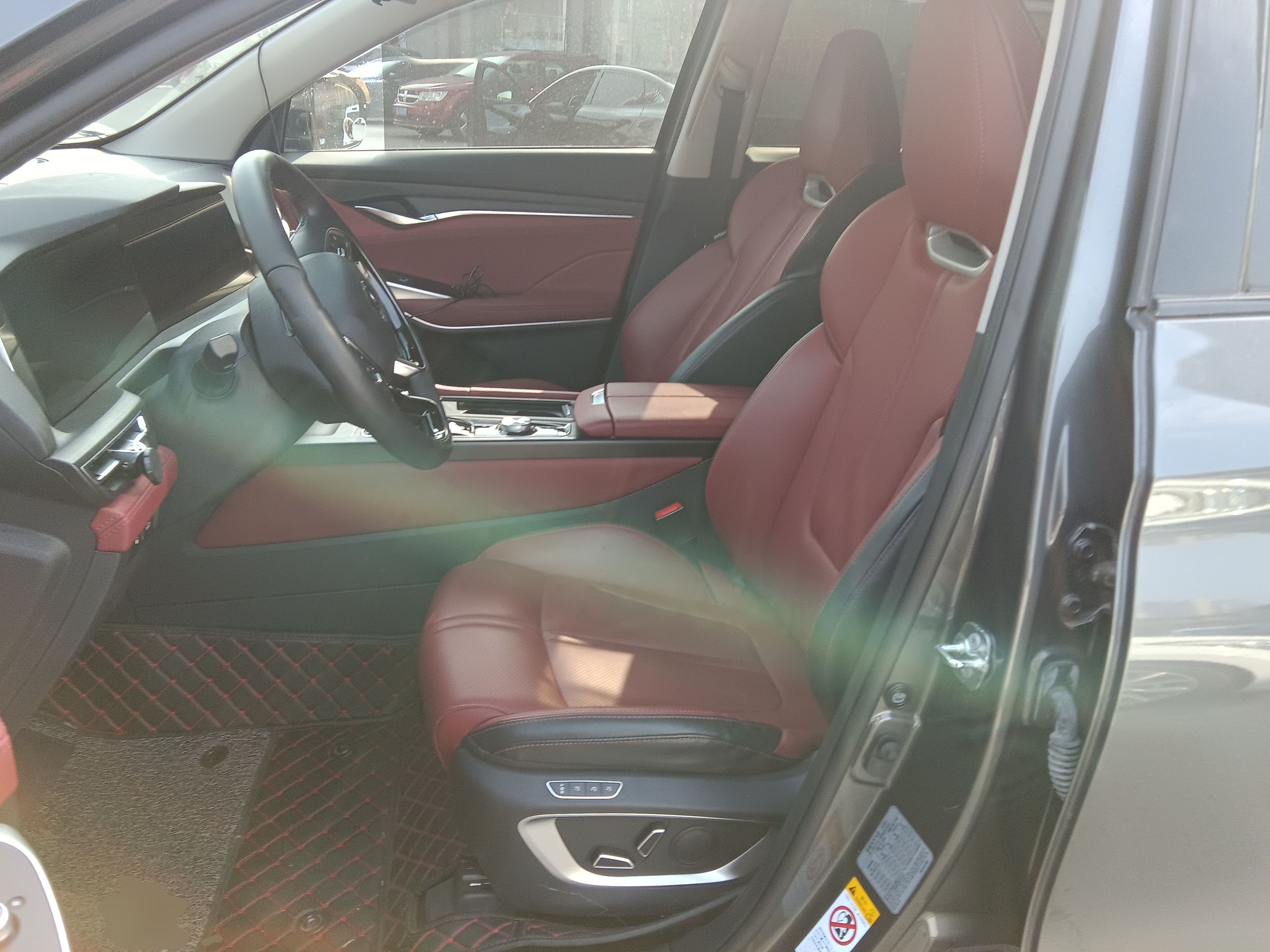 Переднее сиденье в автомобиле