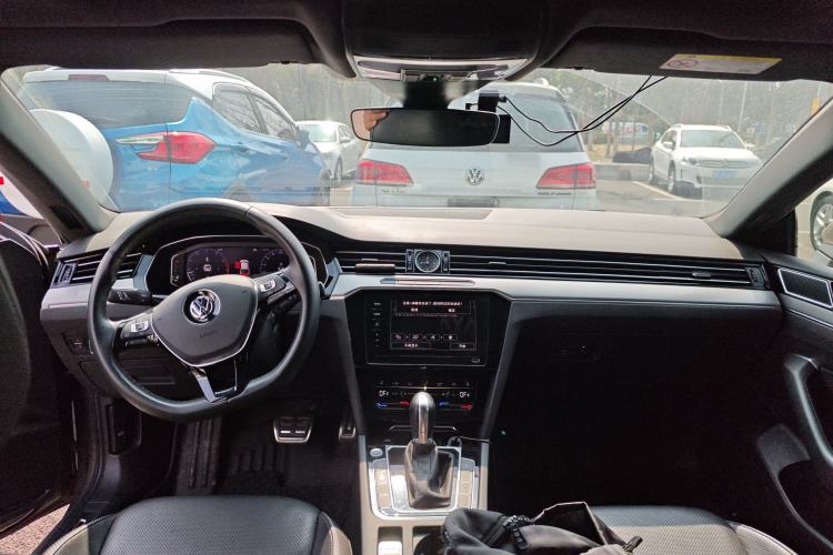 Used Volkswagen FAW-Volkswagen CC 2020 330TSI Glamour Edition China VI Standard Center Console