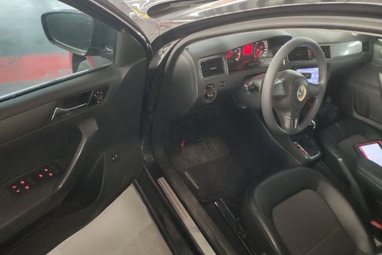 Used Volkswagen Santana 2015 1.6L Automatic Comfort Edition
