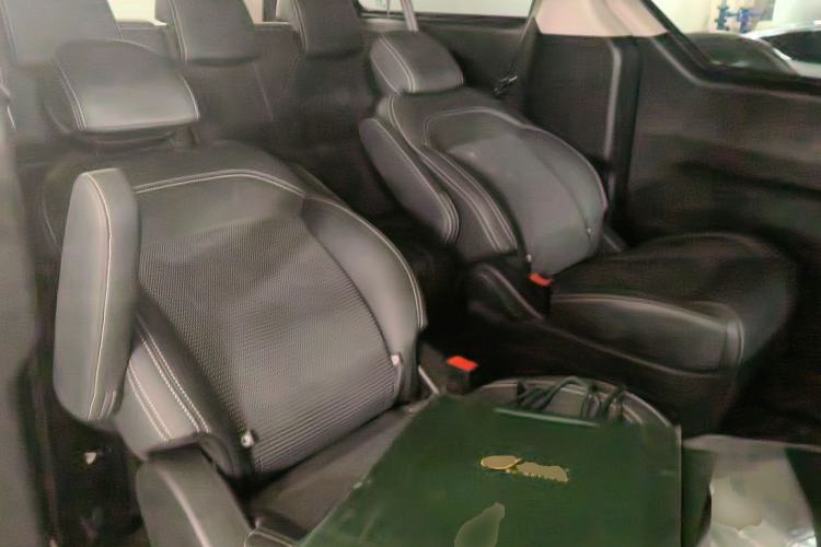 Used SAIC MAXUS G10 2016 2.0T Automatic Elite Edition Left Rear Seat