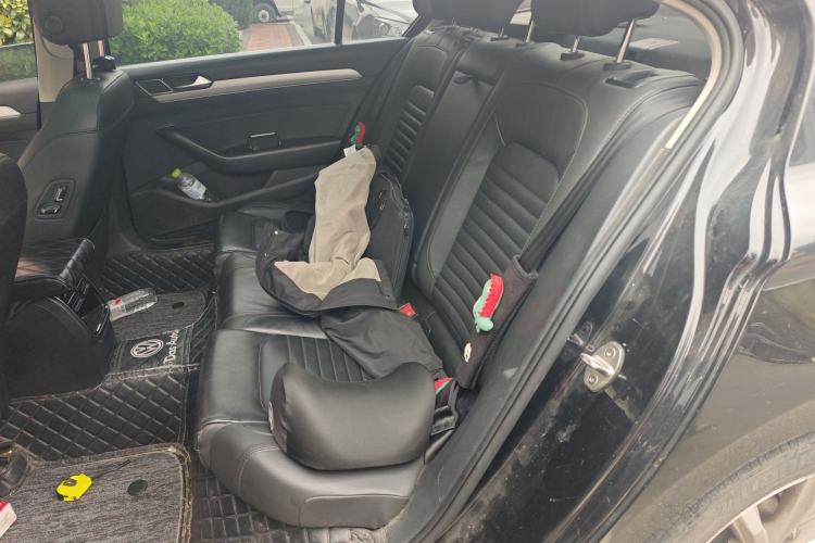 Used Volkswagen Magotan 2019 330TSI DSG Leading Model China VI Standard Left Rear Seat