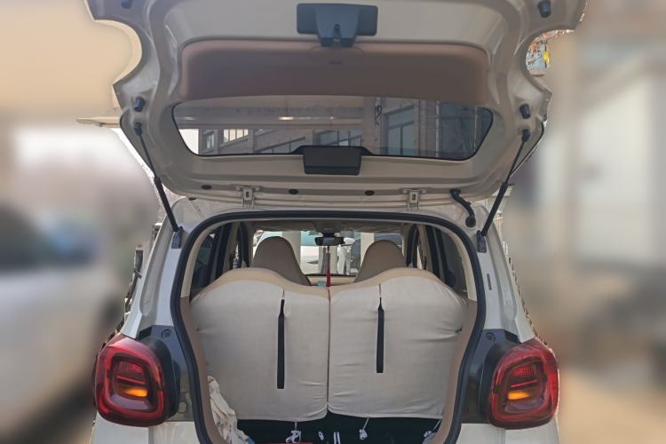 Used Wuling Hongguang MINIEV 2025 Four-Door Version Advanced Edition Trunk