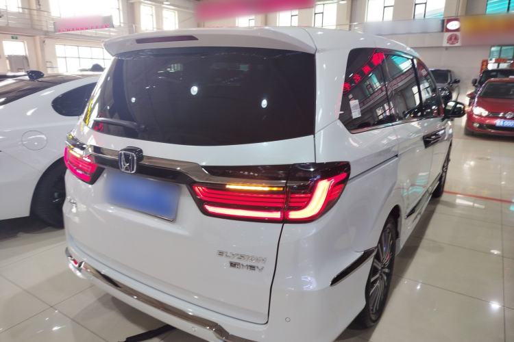 Used Honda Elysion 2022 2.0L eHEV Luxury First Edition