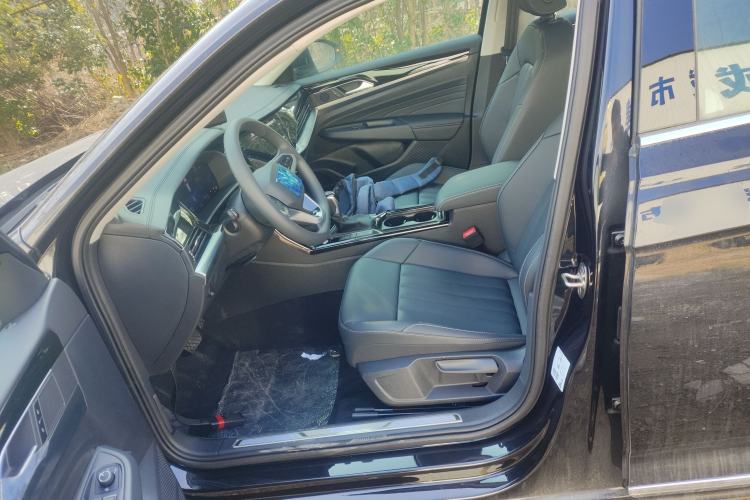 Used Volkswagen Passat New Energy 2025 430 PHEV Hybrid Business Edition Left Front Seat