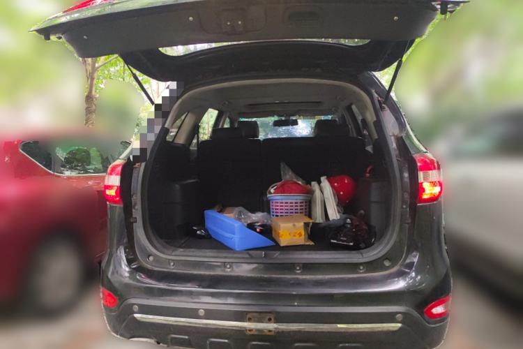 Used JMC Yusheng S350 2014 2.4T Automatic 4x4 Diesel Luxury Version with Sunroof 5 Seats
