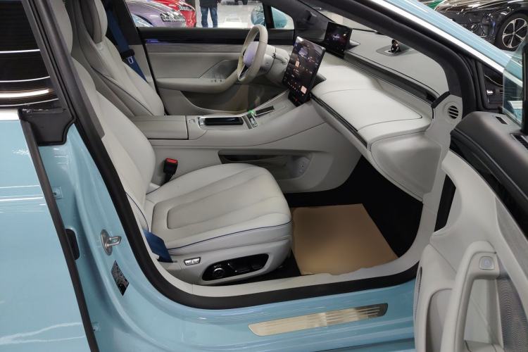 Used Hima Luxeed S7 2025 785 km Ultra