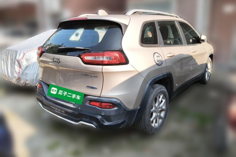 Used Jeep Cherokee 2016 2.4L Leading Smart Version
