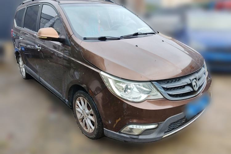 Used Baojun 730 2014 1.5L manual luxury trim 7 seats