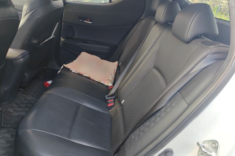 Used Toyota IZOA 2018 2.0L Yichi Version China VI Standard Left Rear Seat