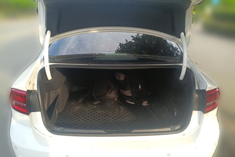 Used Volkswagen Lamando 2019 280TSI DSG Comfort Edition China VI standard Trunk