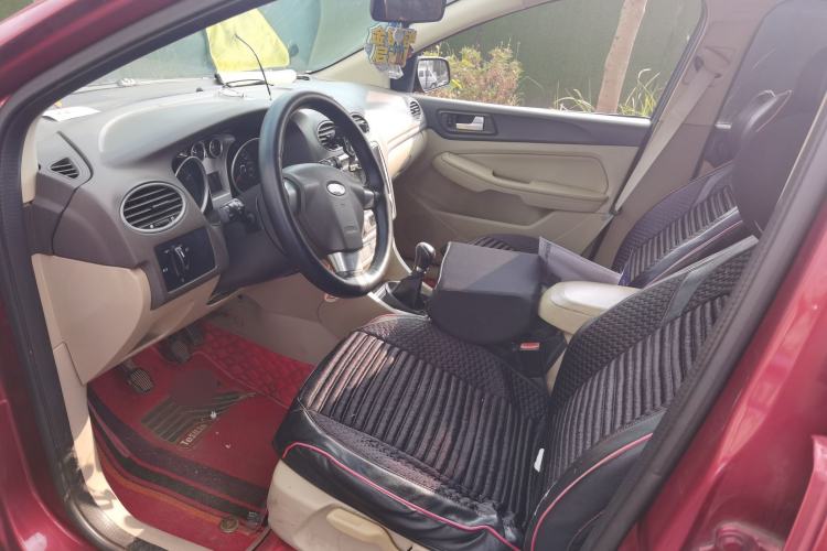 Used Ford Focus 2013 Hatchback Classic 1.8L Manual Fashion Edition
