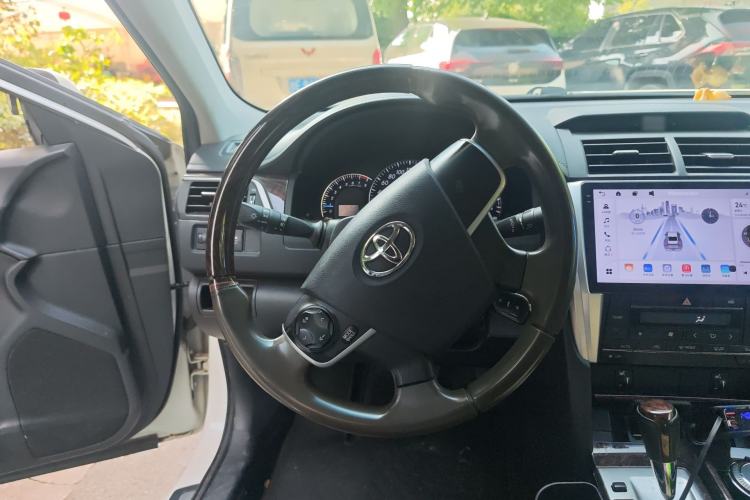 Used Toyota Camry 2015 2.0G Premier Edition
