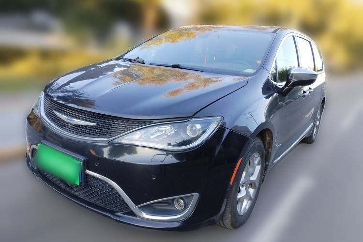 Used Chrysler Grand Voyager 2017 3.6L Premium Edition