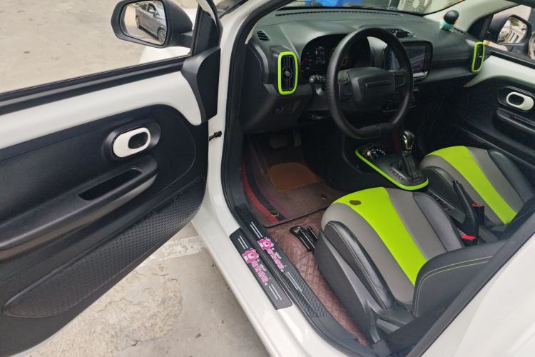 Used Roewe Clever 2021 302 km New Four-Seater Super-Efficient Version