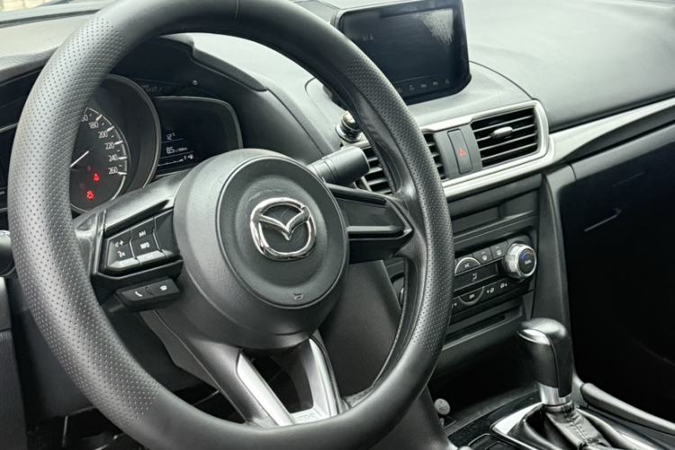 Used Mazda 3 Axela 2017 Sedan 1.5L Automatic Luxury Model Emission Standard China V