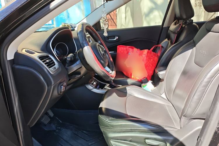 Used Jeep Compass 2017 200T Automatic Family Edition
