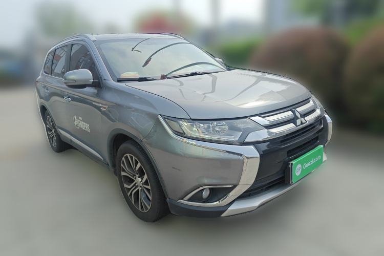 Used Mitsubishi Outlander 2018 2.4L 4x4 Luxury Edition 7-Seater
