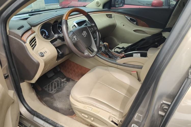 Used Buick LaCrosse 2011 2.4L SIDI Luxury Edition Left Front Seat