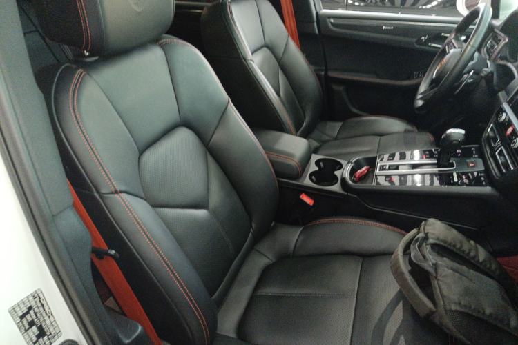 Used Porsche Macan 2022 Macan 2.0T Right Front Seat