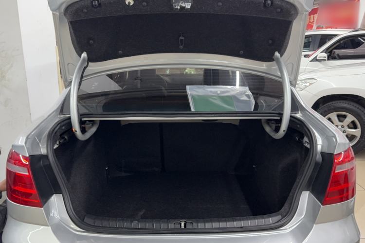 Used Volkswagen Bora 2014 1.6L Automatic Comfort Model Trunk