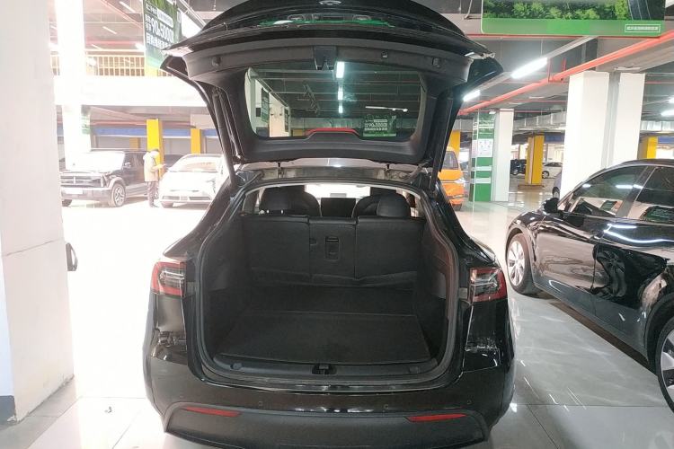 Used Tesla Model Y 2021 Long-Range All-Wheel-Drive Version
