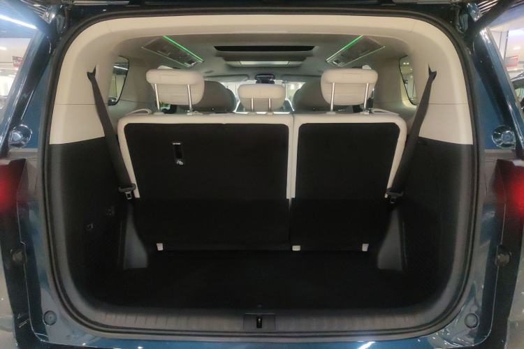 Used VOYAH Dream 2025 PHEV Four-Wheel Drive Prestige Kunpeng Edition Trunk