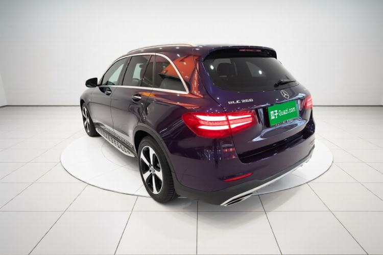 Used Mercedes-Benz GLC 2018 Facelift GLC 260 4MATIC Luxury Edition Exterior 2