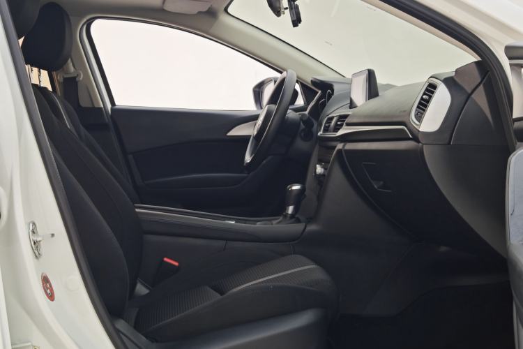 Used Mazda 3 Axela 2017 Hatchback 1.5L Automatic Luxury Model Emission Standard China V