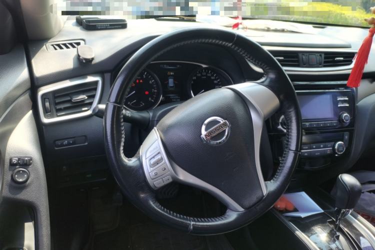 Used Nissan X-Trail 2015 2.0L CVT Comfort MAX Edition 2WD Steering Wheel