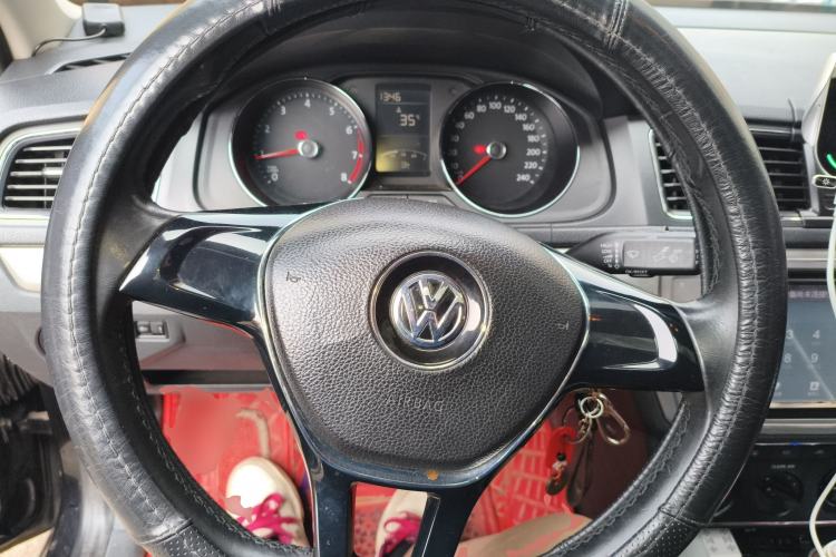 Used Volkswagen Lavida 2015 1.6L Manual Comfort Edition