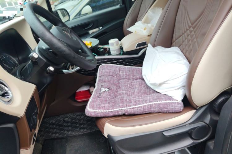 Used Mercedes-Benz Vito 2023 2.0T Elite Version 7 Seats Left Front Seat