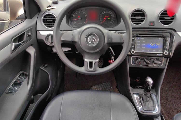 Used Volkswagen Jetta 2013 1.6L Automatic Comfort Model Steering Wheel