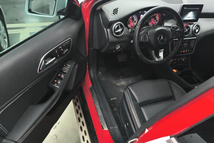 Used Mercedes-Benz GLA 2016 GLA 200 Sport Edition Driver Seat