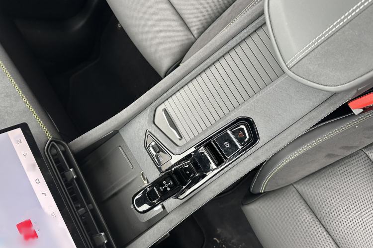 Used Lynk & Co 03 2025 2.0TD DCT Champion Edition Pro Interior 11