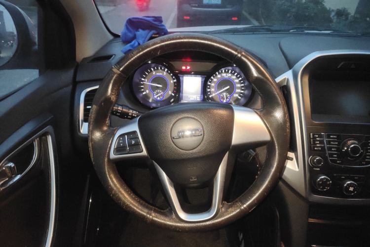 Used JMC Yuhu 7 2016 2.4T Two-Wheel Drive Luxury Edition JX4D24
