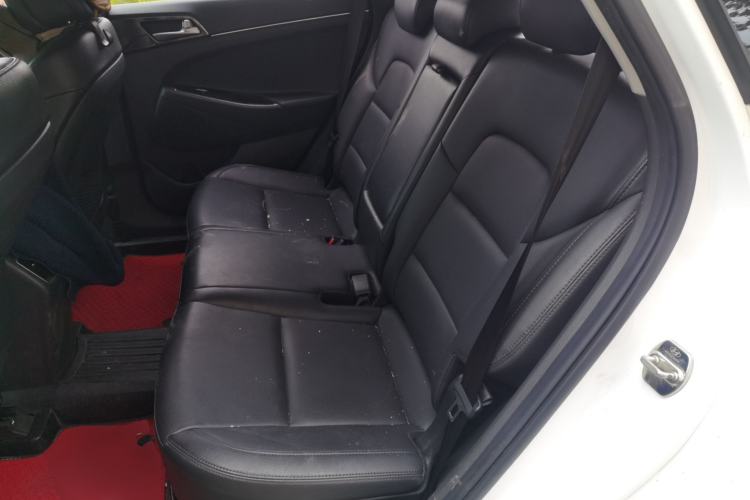 Used Hyundai Tucson 2015 1.6T Dual-Clutch Two-Wheel-Drive Smart Model Left Rear Seat