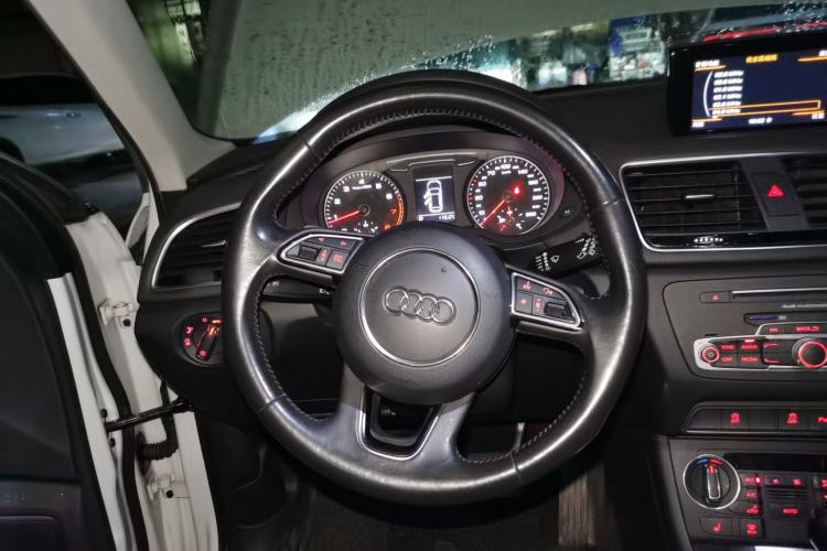 Used Audi Q3 2016 40 TFSI quattro all-wheel-drive sport model Steering Wheel